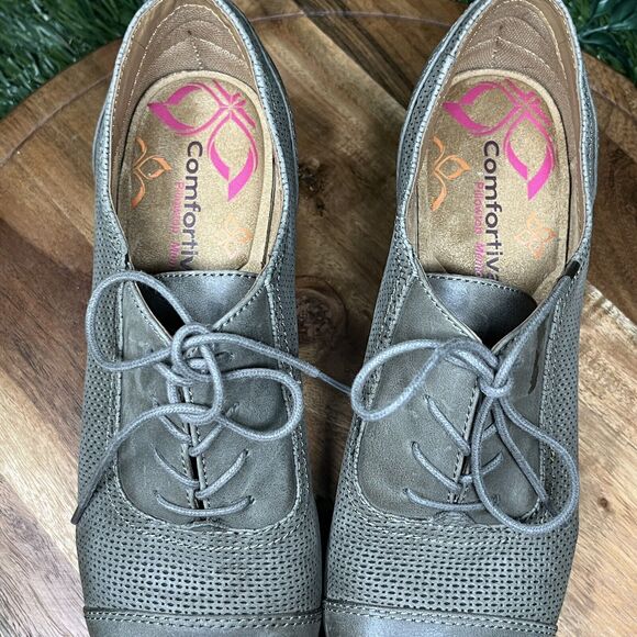 COMFORTIVA Bootie Women 10 Olive Green Angelique Lace Up Leather Heels 1979 - Picture 10 of 11